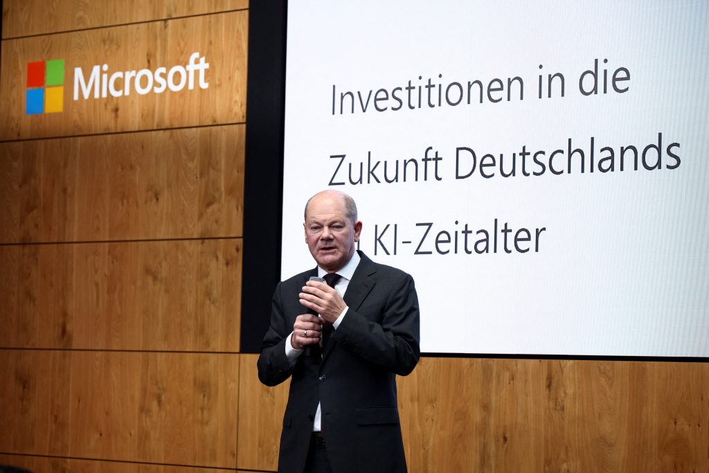 اولاف شولز در دفتر مایکروسافت در برلین