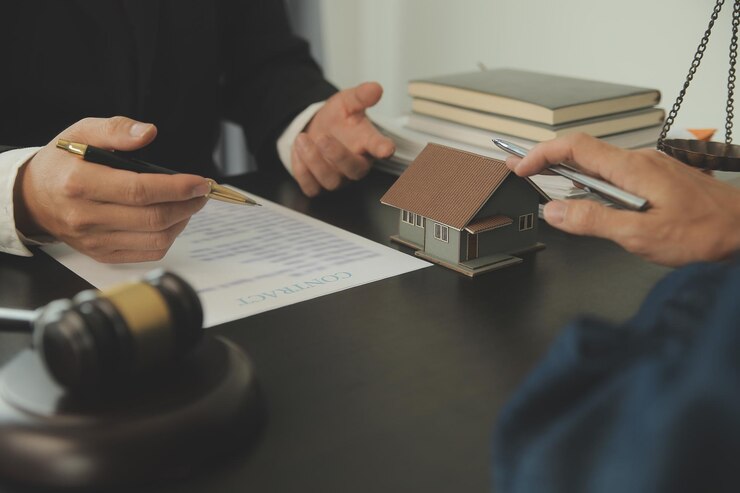 استفاده از خدمات حقوقی آنلاین با وکیل بی برای انتخاب وکیل متخصص در شهرهای ایران