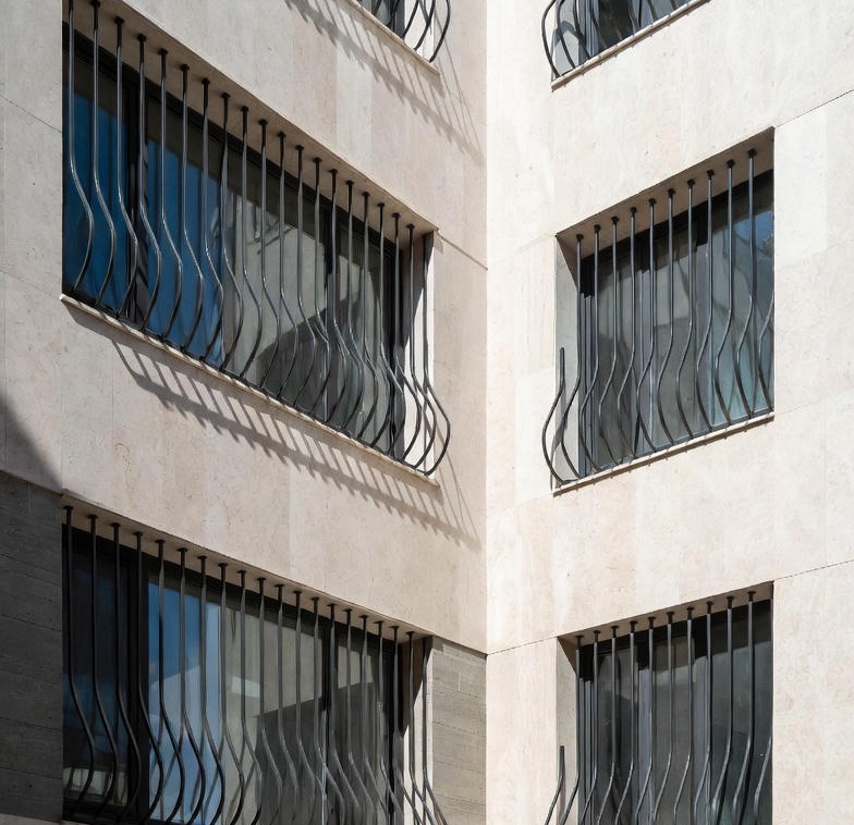 نصاب حفاظ پنجره و بالکن در تهران